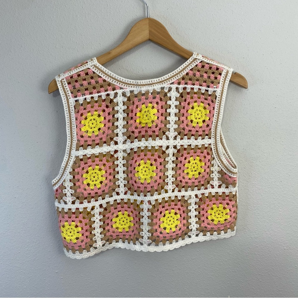 WoWo Granny‎ Square Cropped Pink Tan White Crochet Sleeveless Top Large - Picture 4 of 6